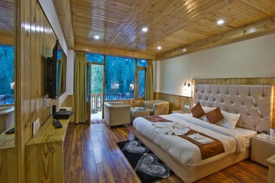 Himalayan Hill Queen Resort, Manali M98160-43400 Exterior foto