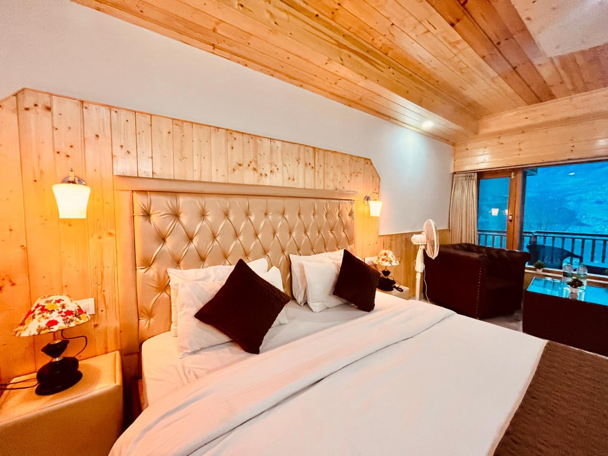 Himalayan Hill Queen Resort, Manali M98160-43400 Exterior foto