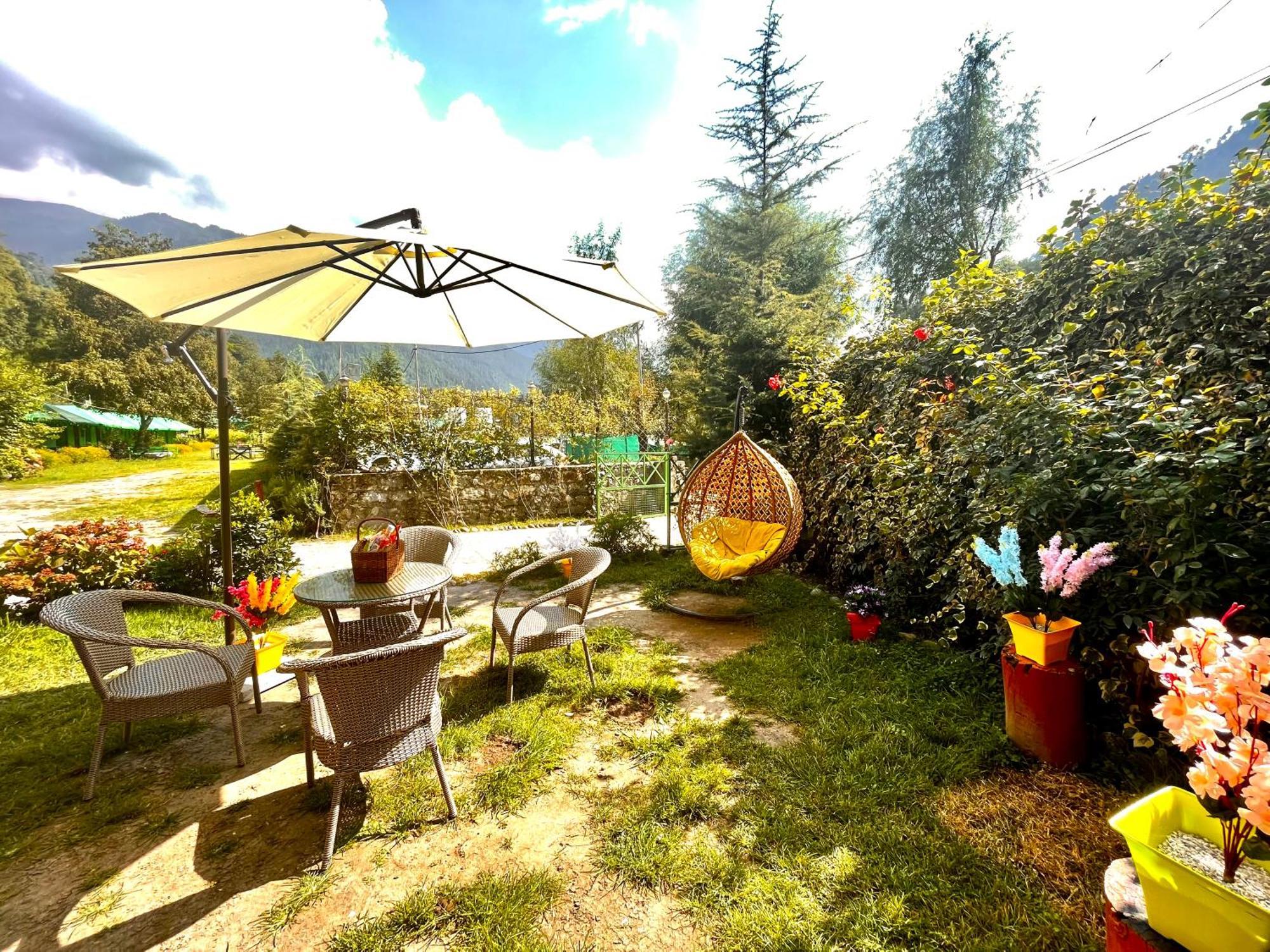Himalayan Hill Queen Resort, Manali M98160-43400 Exterior foto