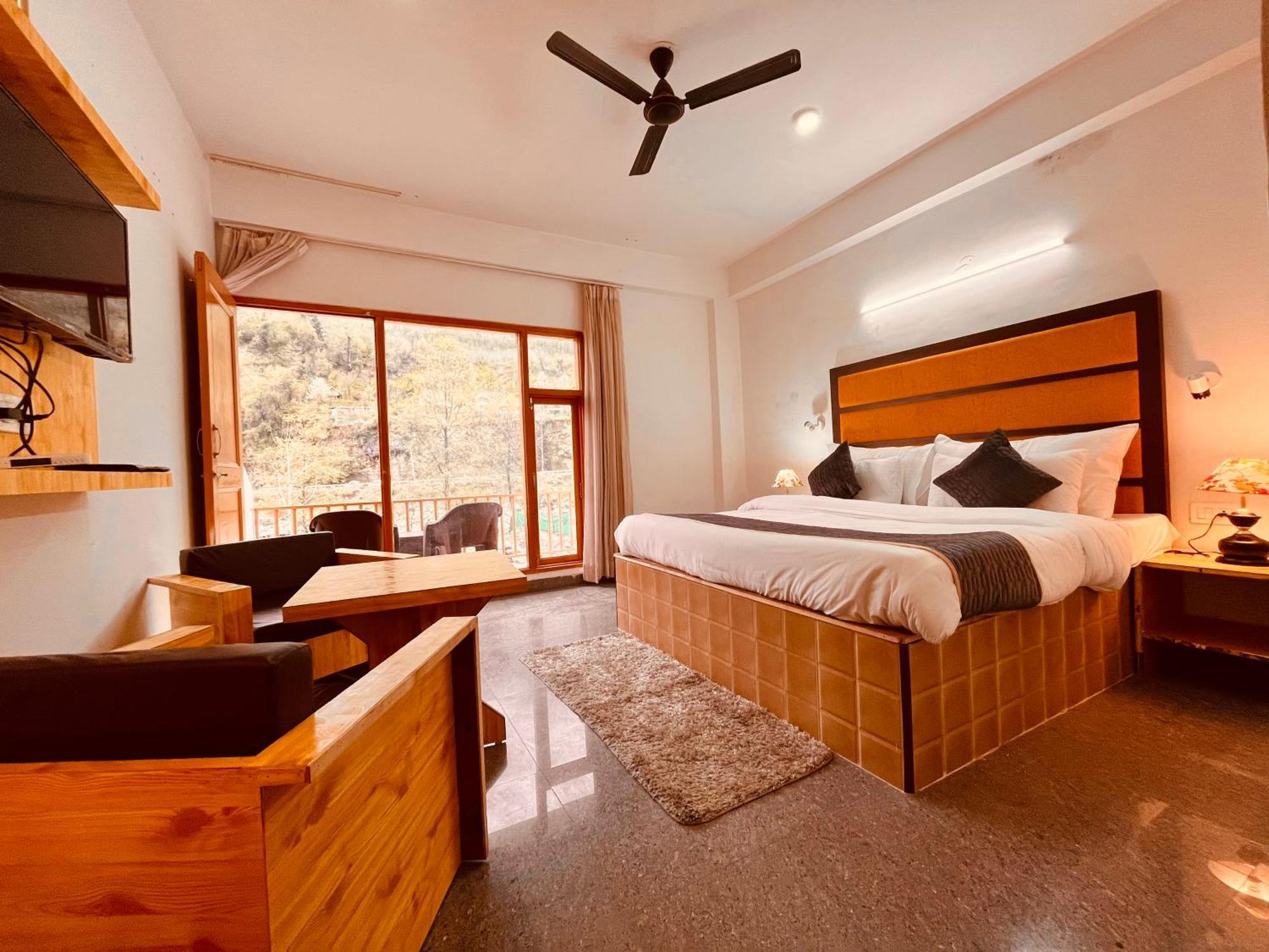 Himalayan Hill Queen Resort, Manali M98160-43400 Exterior foto